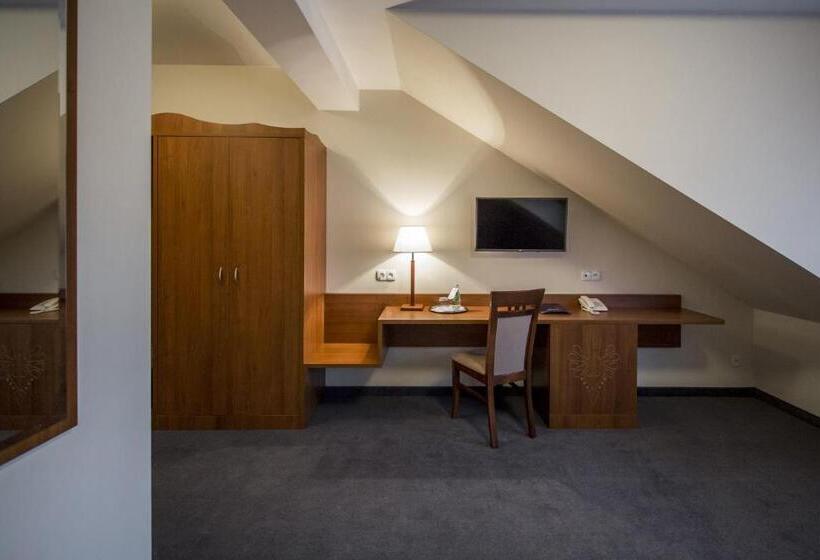 اتاق استاندارد, Logos