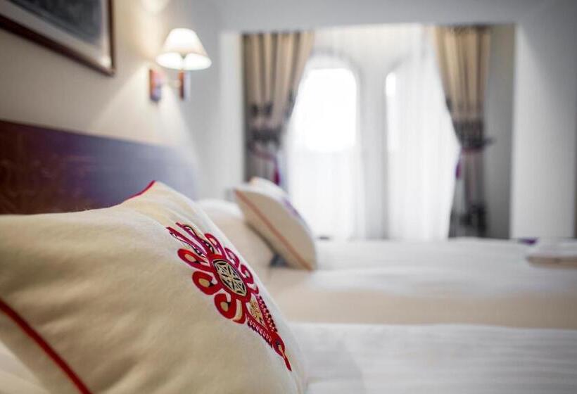 اتاق استاندارد, Logos