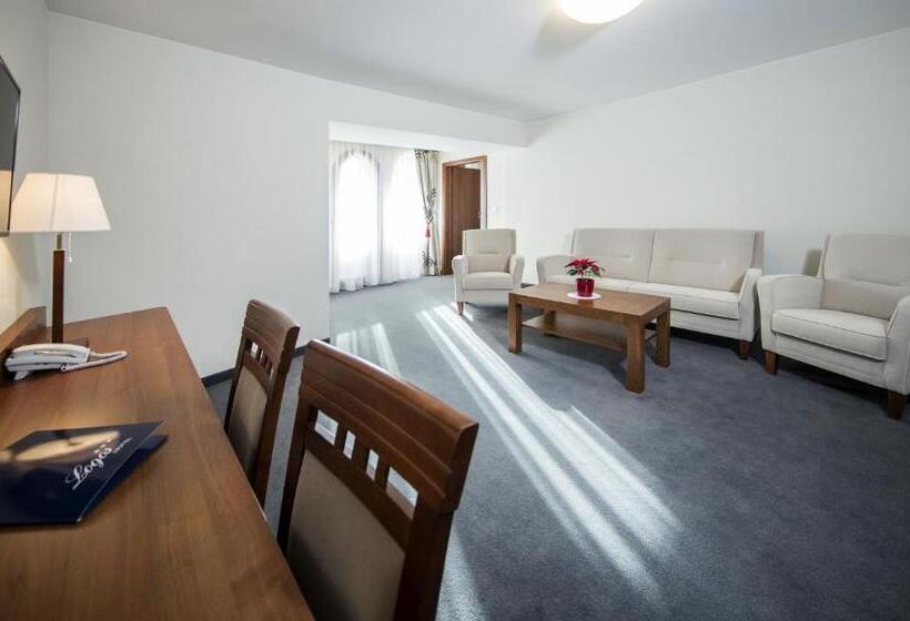 آپارتمان 1 خوابه با بالکن, Logos