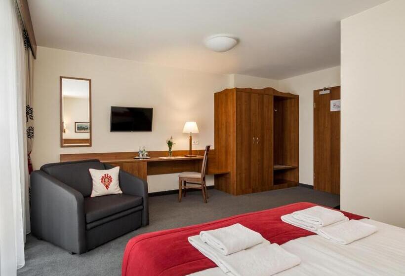 اتاق سوپریور, Logos