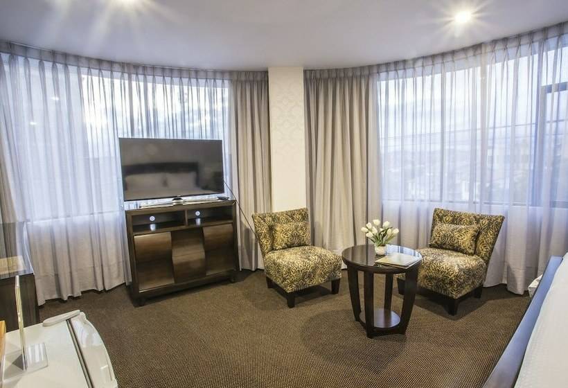 اتاق استاندارد یک نفره, Roles