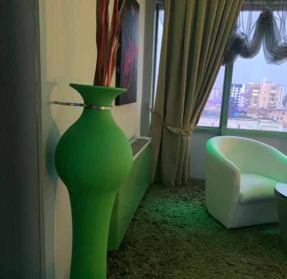 סוויטה דלוקס, Rosa Blu