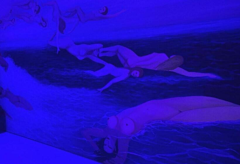 סוויטה דלוקס, Rosa Blu