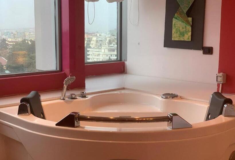 סוויטה דלוקס, Rosa Blu