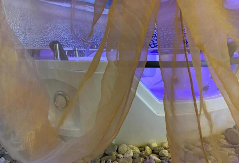 סוויטה דלוקס, Rosa Blu