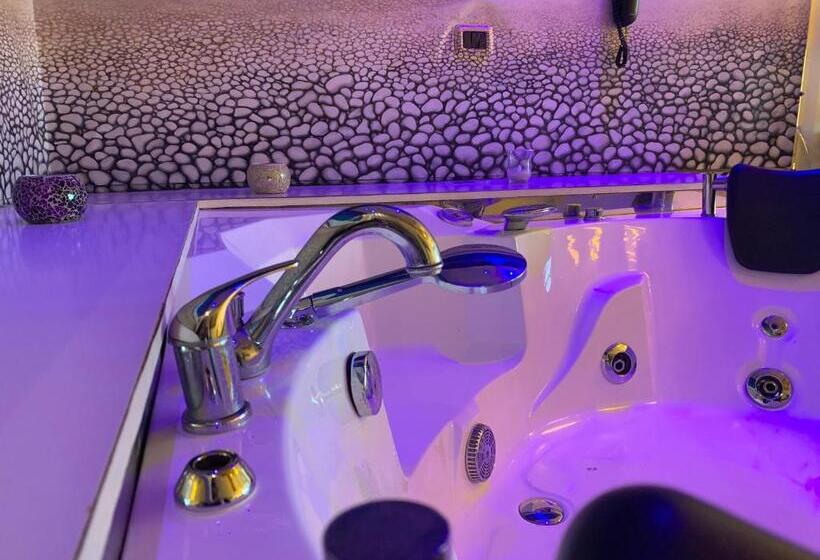 סוויטה דלוקס, Rosa Blu