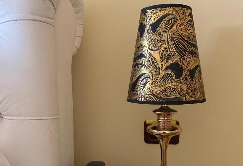 סוויטה דלוקס, Rosa Blu