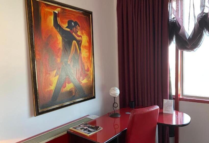 סוויטה דלוקס, Rosa Blu