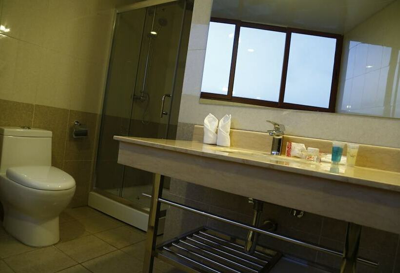 Deluxe Værelse, Ye Afoli International