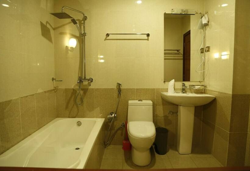 Deluxe Værelse, Ye Afoli International