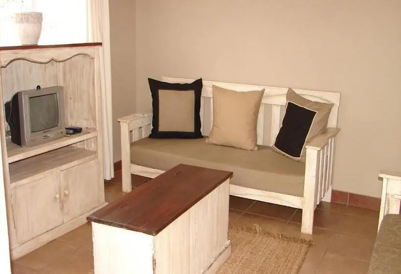 کلبه ییلاقی, Stoep Cafe Guest House