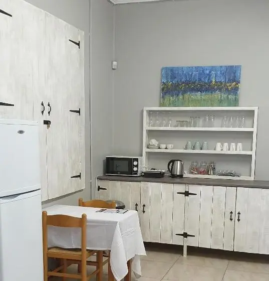 اتاق اکونومی, Stoep Cafe Guest House