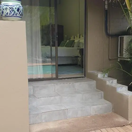 اتاق اکونومی, Stoep Cafe Guest House