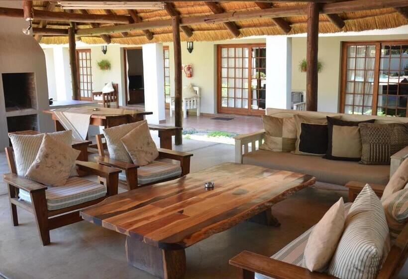 בקתת חדר, Stoep Cafe Guest House