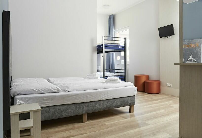 Номер Стандарт Трехместный, a&o Copenhagen Nørrebro