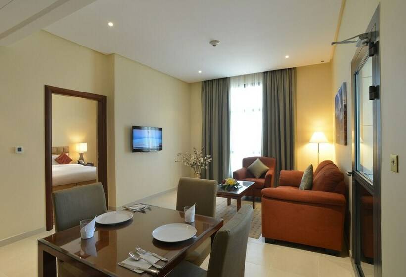 سوییت جونیور با چشمانداز دریا, Dalal City