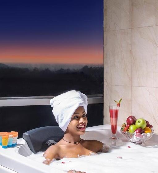 سوییت اجرایی, Grand Eliana Hotel Conference & Spa