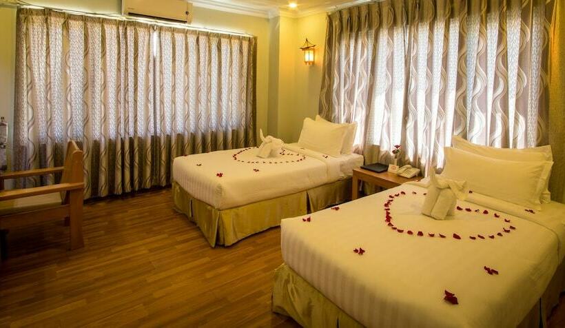 اتاق سوپریور با بالکن, Inle Cherry Queen