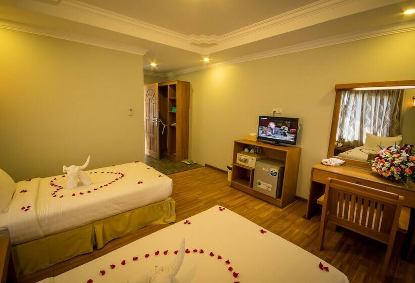 اتاق سوپریور با بالکن, Inle Cherry Queen