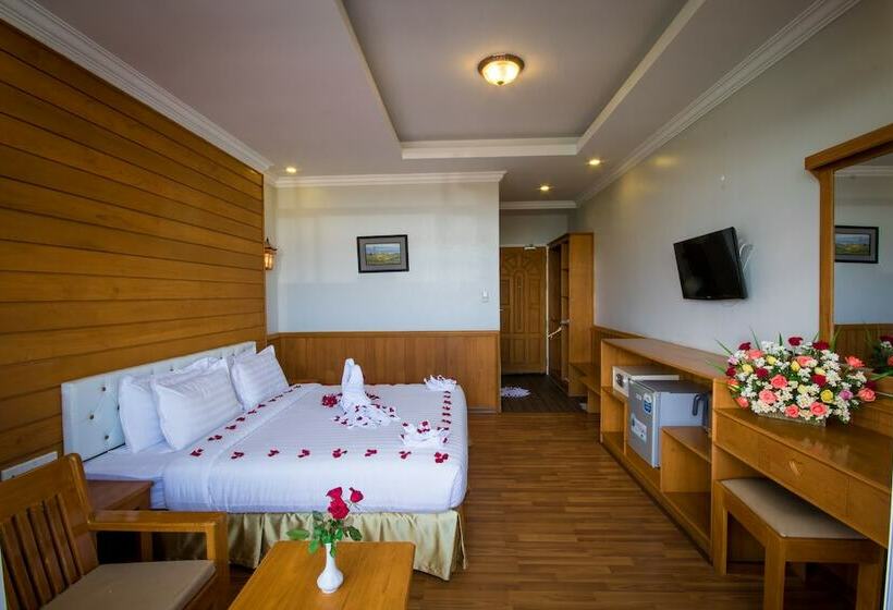 اتاق سوپریور با بالکن, Inle Cherry Queen