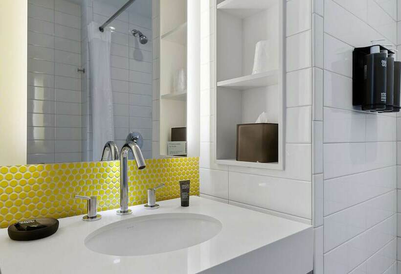 스탠다드 룸 더블 침대, Motto By Hilton Washington Dc City Center