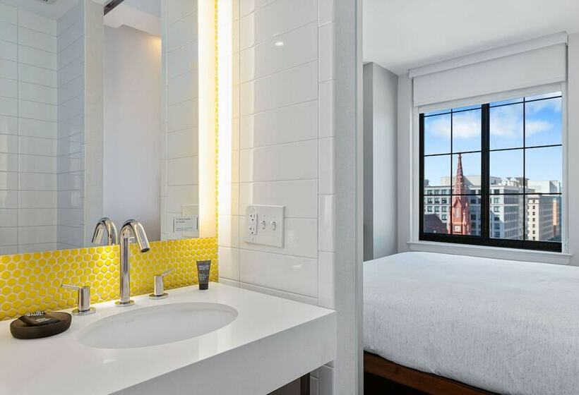 스탠다드 룸 더블 침대, Motto By Hilton Washington Dc City Center