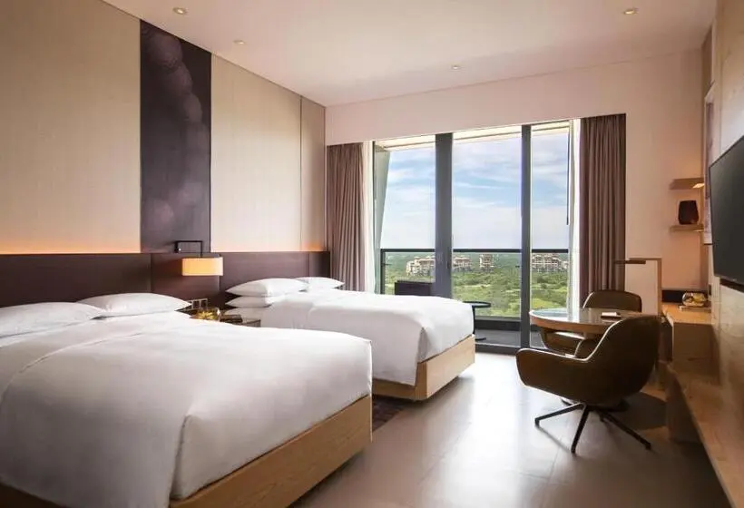 Deluxe Room Golf View, Renaissance Haikou