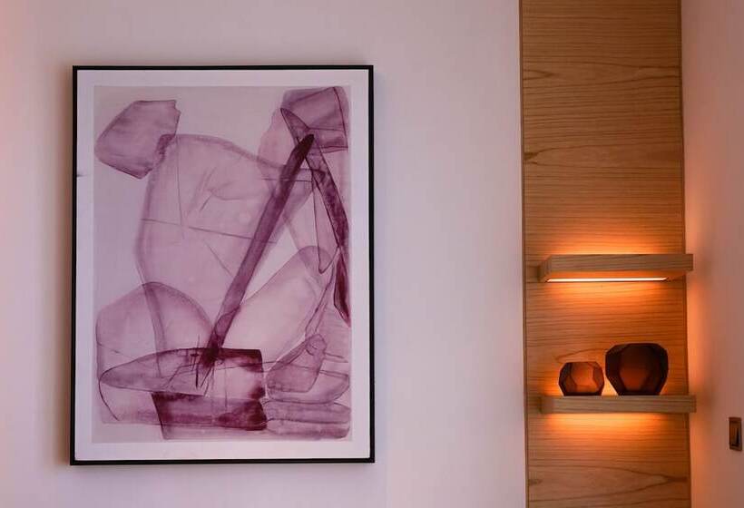 Номер Клуб, Renaissance Haikou