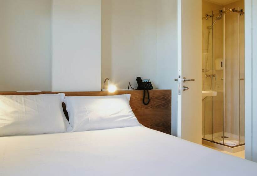 اتاق استاندارد, Spot Family Suites