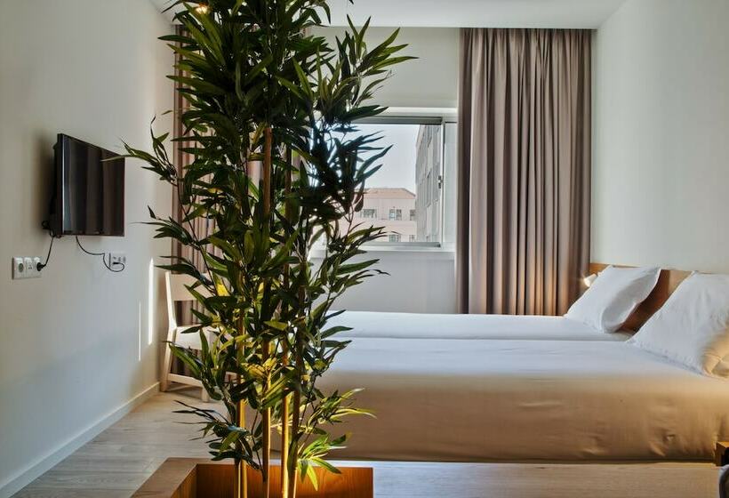 سوئیت مستر, Spot Family Suites