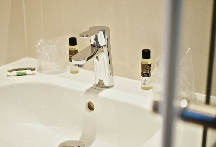 اتاق استاندارد, Spot Family Suites