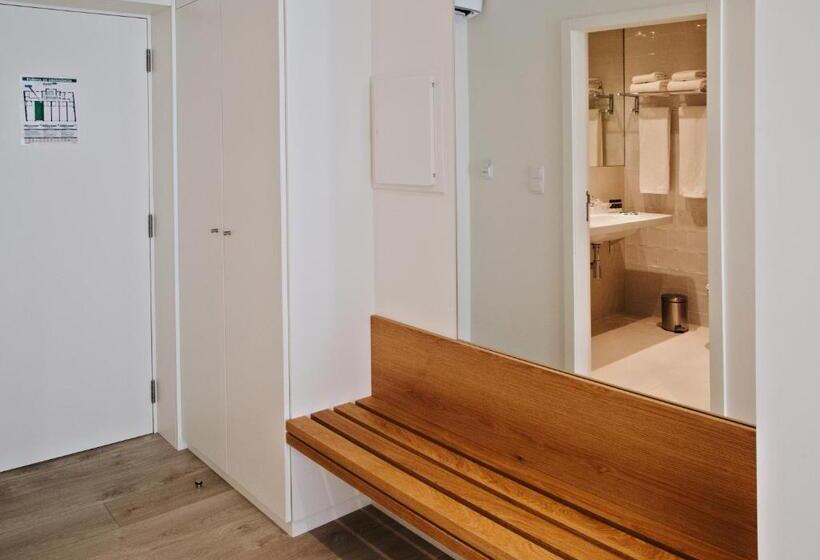 اتاق استاندارد سه نفره, Spot Family Suites