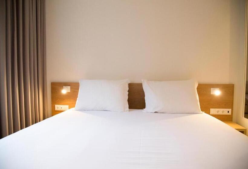 اتاق سوپریور, Spot Family Suites