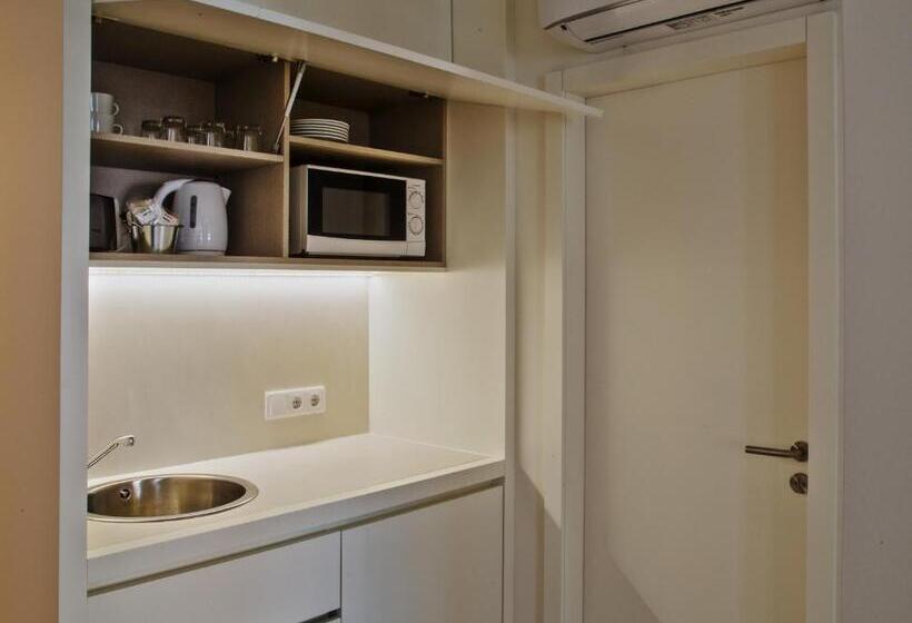 سوئیت مستر, Spot Family Suites