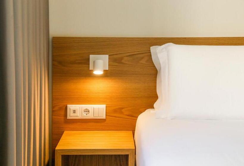 سوییت سوپریور, Spot Family Suites