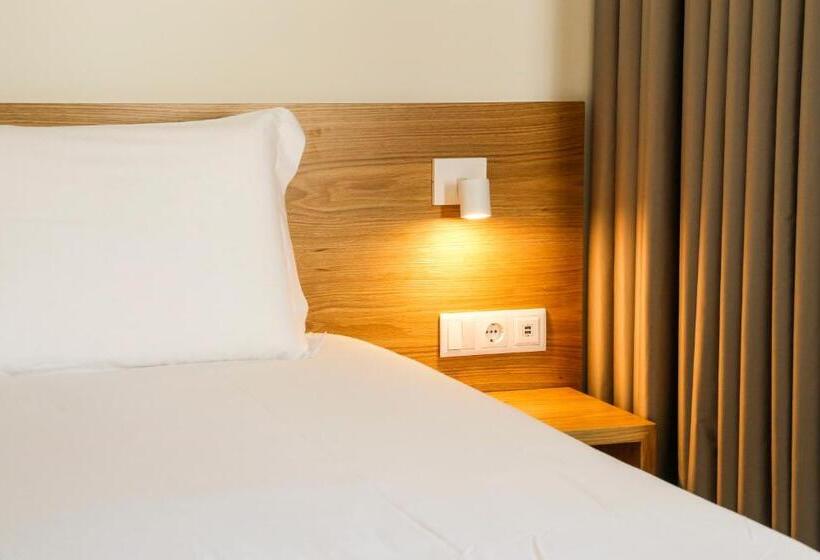 سوییت سوپریور, Spot Family Suites