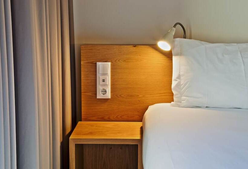 سوئیت مستر, Spot Family Suites