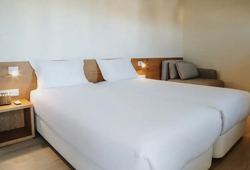 اتاق استاندارد سه نفره, Spot Family Suites