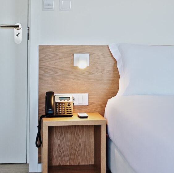 اتاق استاندارد سه نفره, Spot Family Suites