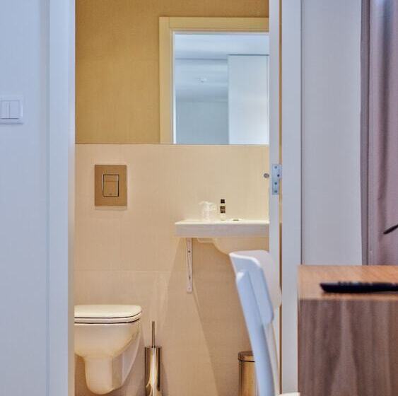 اتاق استاندارد سه نفره, Spot Family Suites