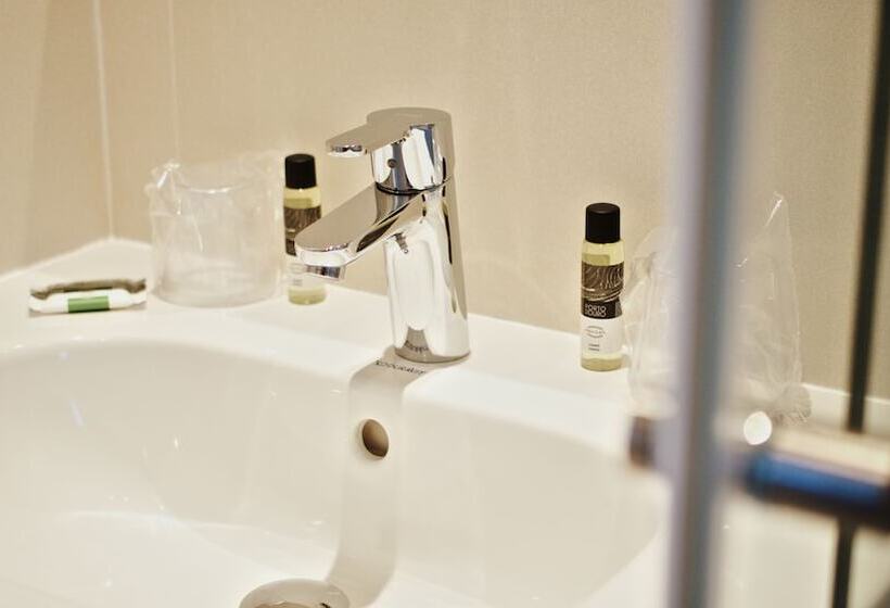 اتاق استاندارد سه نفره, Spot Family Suites