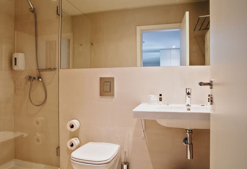 اتاق استاندارد سه نفره, Spot Family Suites