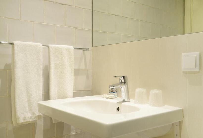 سوییت سوپریور, Spot Family Suites