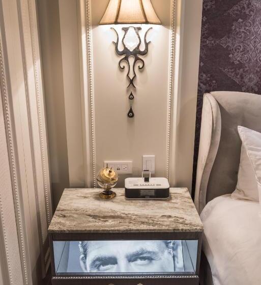 سوئیت اجرایی با تخت کینگ, The Ivey S