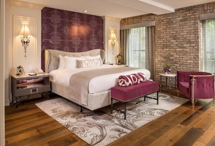 سوئیت اجرایی با تخت کینگ, The Ivey S