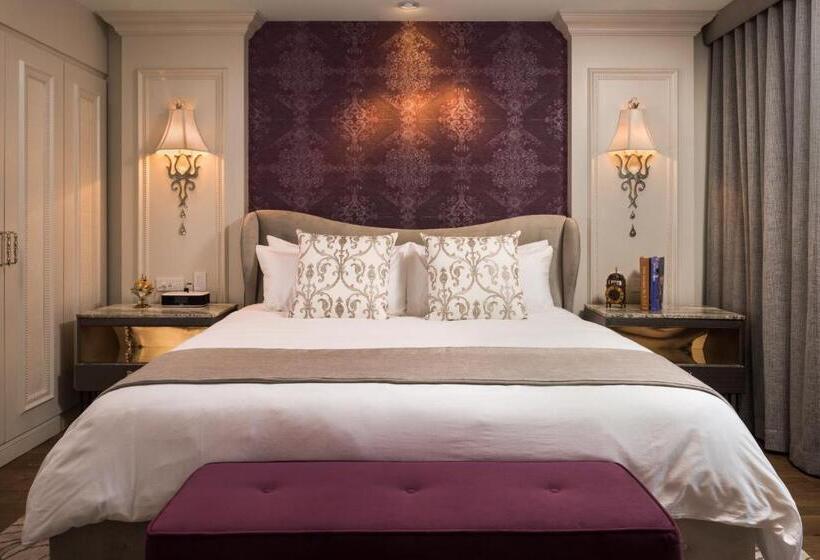 اتاق سوپریور با تخت بزرگ, The Ivey S