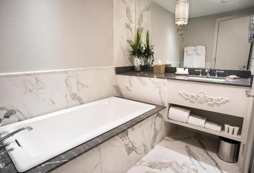 سوییت اجرایی, The Ivey S