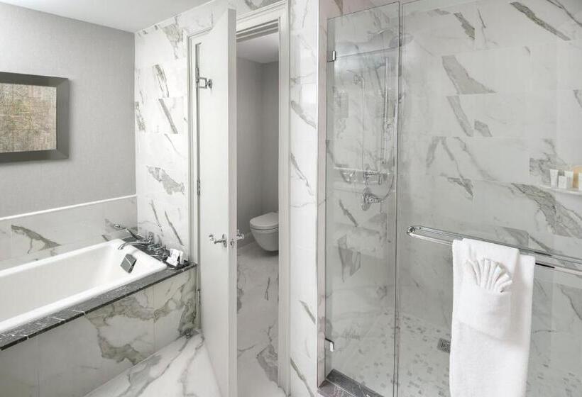 سوییت اجرایی, The Ivey S