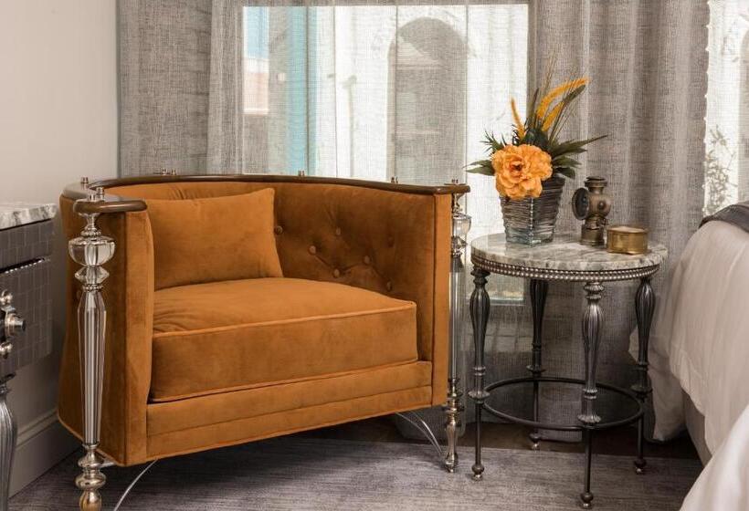 آپارتمان 1 خوابه, The Ivey S