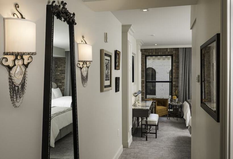 سوییت اجرایی, The Ivey S